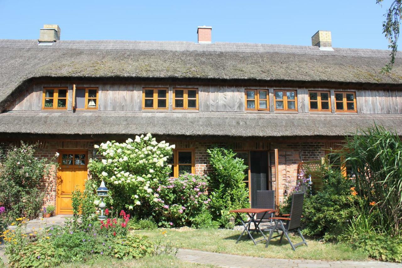 Kleine Auszeit Apartment Kluis Exterior foto